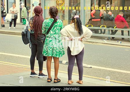 Glasgow, Scozia, Regno Unito. 26 agosto 2023. Tempo nel Regno Unito: Il sole della città ha visto la gente del posto e i turisti sfruttare al meglio il centro della città. Credit Gerard Ferry/Alamy Live News Foto Stock