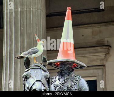 Glasgow, Scotland, UK. 26tht August, 2023. UK Weather: Added cone to seagull. The duke now seems to have a permeant seagull as well as a cone must be modern art.   Sunny in the city saw locals ant tourists make the most of the city centre.  Credit Gerard Ferry/Alamy Live News Stock Photo