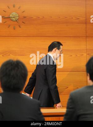 Bildnummer: 59374071 Datum: 19.03.2013 Copyright: imago/Xinhua (130319) -- TOKYO, 19 marzo 2013 (Xinhua) - Masaaki Shirakawa parte dopo la sua ultima conferenza stampa come governatore della Banca del Giappone (BOJ) a Tokyo, in Giappone, 19 marzo 2013. PUBLICATIONxNOTxINxCHN People Politik xjh x1x premiumd 2013 hoch 59374071 Data 19 03 2013 Copyright Imago XINHUA Tokyo 19 marzo 2013 XINHUA Masaaki Shirakawa lascia dopo la sua Load News Conference come Governatore della Banca del Giappone BOJ a Tokyo Giappone 19 marzo 2013 PUBLICATIONxNOTxINxCHN Celebrities Politics XJH x1x premiumd 2013 vertical Foto Stock