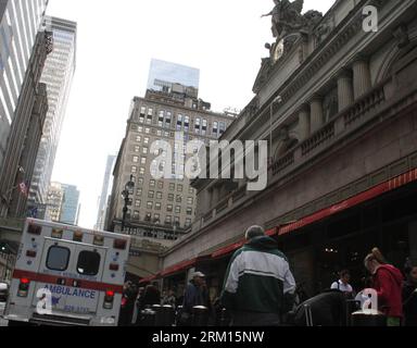 Bildnummer: 59522010  Datum: 15.04.2013  Copyright: imago/Xinhua (130415) -- NEW YORK, April 15, 2013 (Xinhua) -- An ambulance is seen outside Grand Central Terminal in Manhattan on April 15, 2013 in New York City. The City heightened its security in response to today s explosions at the Boston Marathon. (Xinhua/Wang Chengyun) US-NEW YORK-SECURITY PUBLICATIONxNOTxINxCHN Gesellschaft Anschlag Bombenanschlag Boston x0x xkg 2013 quer premiumd      59522010 Date 15 04 2013 Copyright Imago XINHUA  New York April 15 2013 XINHUA to Ambulance IS Lakes outside Grand Central Terminal in Manhattan ON Apr Stock Photo