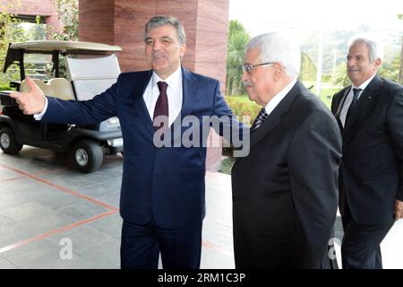 Bildnummer: 59550089 Datum: 21.04.2013 Copyright: imago/Xinhua il presidente palestinese Mahmoud Abbas (C) incontra il presidente turco Abdullah Gul (L) a Istanbul, Turchia, 22 aprile 2013. (Xinhua/piscina) TURCHIA-ISTANBUL-ABBAS-DAVUTOGLU-MEETING PUBLICATIONxNOTxINxCHN persone xcb x0x 2013 quer 59550089 Data 21 04 2013 Copyright Imago XINHUA il presidente PALESTINESE Mahmoud Abbas C incontra il presidente turco Abdullah GUL a Istanbul in Turchia 22 aprile 2013 XINHUA Pool Turchia Istanbul Abbas Meeting PUBLICATIONxNOTxINxCHN Celebrities x0x 2013 Horizontal Foto Stock