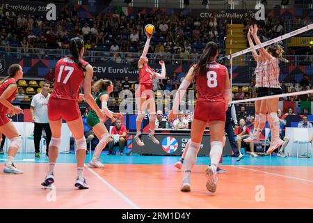 Torino, Italia. 23 agosto 2023. Elena Becheva della Bulgaria in azione durante la giornata finale 8 del CEV femminile Eurovolley 2023 tra Svizzera e Bulgaria. La nazionale bulgara batte la Svizzera con un punteggio di 1-3 (foto di Davide di Lalla/SOPA Images/Sipa USA) credito: SIPA USA/Alamy Live News Foto Stock