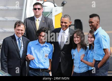 Bildnummer: 59600230 Datum: 03.05.2013 Copyright: imago/Xinhua SAN JOSE, 3 maggio 2013 - l'immagine fornita dalla presidenza costaricana mostra il presidente degli Stati Uniti Barack Obama (4° R) in posa per una foto di gruppo al suo arrivo all'aeroporto Juan Santamaria, a San Jose, capitale della Costa Rica, il 3 maggio 2013. (Presidenza di Xinhua/Costa Rica) COSTA RICA-SAN JOSE-US-POLITICS-OBAMA PUBLICATIONxNOTxINxCHN People Politik premiumd x0x xsk 2013 quer 59600230 Data 03 05 2013 Copyright Imago XINHUA San Jose 3 maggio 2013 l'immagine fornita dalla presidenza costaricana mostra il presidente degli Stati Uniti Barack Obama 4° r in posa per un gruppo Foto Stock