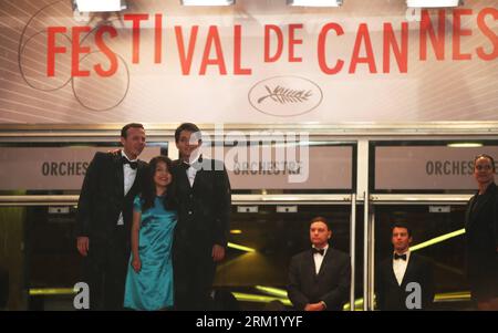 Bildnummer: 59655644  Datum: 16.05.2013  Copyright: imago/Xinhua (130516) -- CANNES, May 16, 2012 (Xinhua) -- Mexican director Amat Escalante (R), actress Andrea Vergara (C) and actor Armando Espitia arrive for the screening of Heli during the 66th annual Cannes Film Festival in Cannes, France, May 16, 2013. The movie is presented in the Official Competition of the festival which runs from May 15 to 26. (Xinhua/Gao Jing) FRANCE-CANNES-FILM FESTIVAL-HELI-PREMIERE PUBLICATIONxNOTxINxCHN Kultur Entertainment People Film 66 Internationale Filmfestspiele Cannes Filmpremiere Premiere xcb x0x 2013 qu Stock Photo
