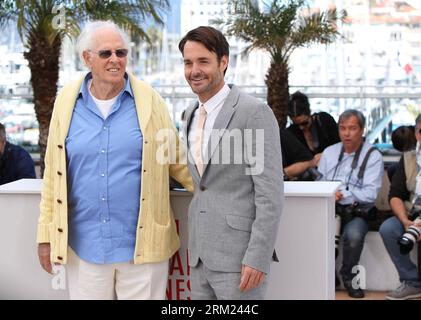 Bildnummer: 59684783  Datum: 23.05.2013  Copyright: imago/Xinhua (130523) -- CANNES, May 23, 2013 (Xinhua) -- US actors Bruce Dern (L) and Will Forte pose during a photocall for the film Nebraska presented in Competition at the 66th edition of the Cannes Film Festival in Cannes, France, May 23, 2013. (Xinhua/Gao Jing) FRANCE-CANNES-FILM FESTIVAL-NEBRASKA-PHOTOCALL PUBLICATIONxNOTxINxCHN Kultur Entertainment People Film 66 Internationale Filmfestspiele Cannes Photocall xcb x0x 2013 quer premiumd      59684783 Date 23 05 2013 Copyright Imago XINHUA  Cannes May 23 2013 XINHUA U.S. Actors Bruce De Stock Photo