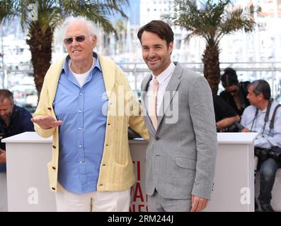 Bildnummer: 59684781  Datum: 23.05.2013  Copyright: imago/Xinhua (130523) -- CANNES, May 23, 2013 (Xinhua) -- US actors Bruce Dern (L) and Will Forte pose during a photocall for the film Nebraska presented in Competition at the 66th edition of the Cannes Film Festival in Cannes, France, May 23, 2013. (Xinhua/Gao Jing) FRANCE-CANNES-FILM FESTIVAL-NEBRASKA-PHOTOCALL PUBLICATIONxNOTxINxCHN Kultur Entertainment People Film 66 Internationale Filmfestspiele Cannes Photocall xcb x0x 2013 quer premiumd      59684781 Date 23 05 2013 Copyright Imago XINHUA  Cannes May 23 2013 XINHUA U.S. Actors Bruce De Stock Photo