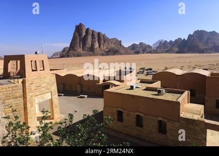 Il Centro visitatori di Wadi Rum, sito patrimonio dell'umanità dell'UNESCO, Giordania, Medio Oriente Foto Stock