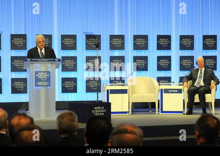 Bildnummer: 59699983  Datum: 25.05.2013  Copyright: imago/Xinhua (130525) -- AMMAN, May 25, 2013 (Xinhua) -- Palestinian President Mahmoud Abbas (L) addresses the opening session of the World Economic Forum on the Middle East and North Africa on the shores of the Dead Sea, 55 kms southeast of Amman, Jordan, on May 25, 2013. (Xinhua/Pool) (lr) JORDAN-THE SHORES OF THE DEAD SEA-ECONOMY-WEF PUBLICATIONxNOTxINxCHN People xcb x0x 2013 quer premiumd      59699983 Date 25 05 2013 Copyright Imago XINHUA  Amman May 25 2013 XINHUA PALESTINIAN President Mahmoud Abbas l addresses The Opening Session of Th Stock Photo