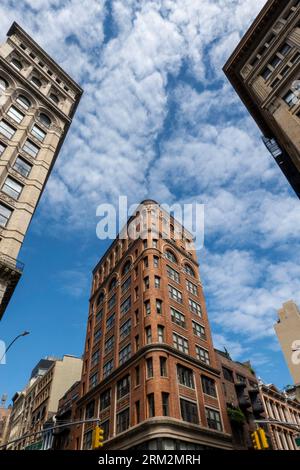 821 Broadway is located at the corner of E. 12th St. in Greenwich Village, 2023, New York City, USA Foto Stock