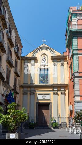 Napoli, la facciata della Chiesa Francescana di Santa Caterina a Chiaia del quartiere Chiaia di Napoli. Foto Stock