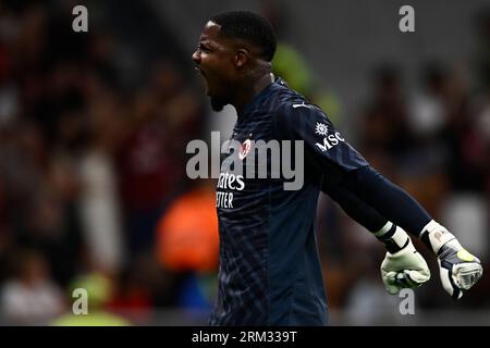 Milan, Italy. 26 August 2023. Mike Maignan of AC Milan celebrtes during the Serie A football match between AC Milan and Torino FC. Credit: Nicolò Campo/Alamy Live News Foto Stock