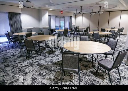 Jacksonville, Florida, Tapestry Park, Hotel Indigo Jacksonville-Deerwood Park, sala conferenze, sedie, tavoli rotondi, interni interni interni, hotel Foto Stock