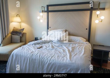 Jacksonville, Florida, Tapestry Park, Hotel Indigo IHG, camera da letto non costruita, interni interni interni, hotel inn motel business Foto Stock