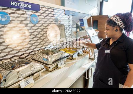 Daytona Beach Shores Florida, Holiday Inn Express & Suites Oceanfront Daytona Beach Shores IHG hotel, colazione inclusa gratuita, servizio self-service, repleni Foto Stock