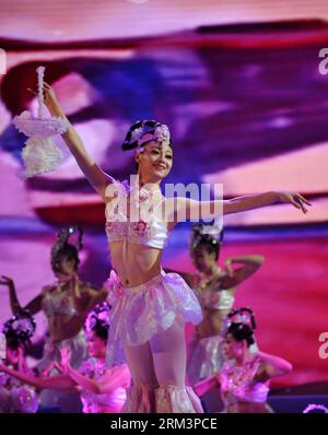 Bildnummer: 60288685  Datum: 01.08.2013  Copyright: imago/Xinhua (130802) -- LANZHOU, Aug. 1, 2013 (Xinhua) -- Dancers perform at the opening ceremony of the 3rd Dunhuang Travel -- Silk Road International Tourism Festival in Dunhuang City, northwest China s Gansu Province, Aug. 1, 2013. The one-month festival opened here Thursady. (Xinhua/Chen Bin) (yxb) CHINA-GANSU-LANZHOU-SILK ROAD TOURISM FESTIVAL (CN) PUBLICATIONxNOTxINxCHN Wirtschaft Tourismus Kultur x0x xdd 2013 hoch     60288685 Date 01 08 2013 Copyright Imago XINHUA  Lanzhou Aug 1 2013 XINHUA Dancers perform AT The Opening Ceremony of Stock Photo