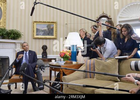 Bildnummer: 60340592 Datum: 08.08.2013 Copyright: imago/Xinhua (130808) -- WASHINGTON D.C., 8 agosto 2013 (Xinhua) -- il presidente degli Stati Uniti Barack Obama parla ai media dopo aver incontrato il primo ministro greco in visita AntonisxSamarasin The Oval Office of the White House a Washington D.C., capitale degli Stati Uniti, 8 agosto 2013. (Xinhua/Zhang Jun) US-WASHINGTON D.C.-OBAMA-GREECE-MEETING PUBLICATIONxNOTxINxCHN People Politik xns x1x 2013 quer 60340592 Data 08 08 2013 Copyright Imago XINHUA Washington D C 8 agosto 2013 XINHUA il presidente degli Stati Uniti Barack Obama parla ai media dopo l'incontro con Foto Stock