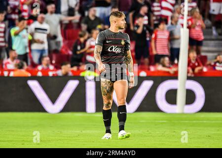 Granada, Granada, Spagna. 26 agosto 2023. GRANADA, SPAGNA - AGOSTO 26: Pablo Maffeo della RCD Mallorca cammina durante la partita tra Granada CF e RCD Mallorca della Liga EA Sports il 26 agosto 2023 al Nuevo Los Carmenes di Granada, Spagna. (Immagine di credito: © Samuel CarreÃ±o/PX Imagens via ZUMA Press Wire) SOLO USO EDITORIALE! Non per USO commerciale! Crediti: ZUMA Press, Inc./Alamy Live News Foto Stock