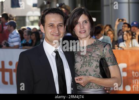 Bildnummer: 60470153 Datum: 12.09.2013 Copyright: imago/Xinhua TORONTO, 12 settembre 2013 - l'attore Raoul Bhaneja (L) e l'attrice Birgitte Solem partecipano alla prima mondiale del film The Right Kind of Wrong alla Roy Thomson Hall durante il 38° Toronto International Film Festival a Toronto, Canada, 12 settembre 2013. (Xinhua/Zou Zheng) (ybg) CANADA-TORONTO-FILM FESTIVAL- THE RIGHT KIND OF WRONG PUBLICATIONxNOTxINxCHN People xas x0x 2013 quer premiumd 60470153 Data 12 09 2013 Copyright Imago XINHUA Toronto Sept 12 2013 l'attore Raoul l e l'attrice Birgitte Solem partecipano alla prima mondiale del film Foto Stock