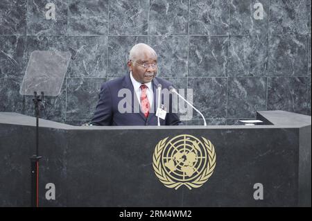 Bildnummer: 60522225 Datum: 24.09.2013 Copyright: imago/Xinhua (130924) -- NEW YORK, 24 settembre 2013 (Xinhua) -- il Presidente del Mozambico Armando Emilio Guebuza interviene in apertura del dibattito generale della 68a sessione dell'Assemblea generale delle Nazioni Unite presso la sede delle Nazioni Unite a New York, negli Stati Uniti, il 24 settembre 2013. La 68a sessione dell'Assemblea generale delle Nazioni Unite ha iniziato il suo dibattito generale annuale qui martedì. (Xinhua/Niu Xiaolei) US-un-68A ASSEMBLEA GENERALE-DIBATTITO GENERALE PUBLICATIONxNOTxINxCHN People Politik Generalversammlung un Vereinte Nationen xdp x0x 2013 quer premiumd 60522225 DAT Foto Stock