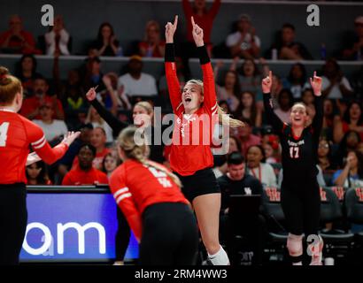 26 agosto 2023: Il setter di Houston Morgan Janda (1) celebra un punto durante una partita di pallavolo NCAA tra Houston e Southern Miss il 26 agosto 2023 a Houston. (Immagine di credito: © Scott Coleman/ZUMA Press Wire) SOLO USO EDITORIALE! Non per USO commerciale! Crediti: ZUMA Press, Inc./Alamy Live News Foto Stock