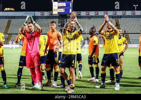 Modena, Italia. 26 agosto 2023. Modena celebra la vittoria durante la partita di Modena FC vs Ascoli calcio, serie B di Modena, Italia, agosto 26 2023 credito: Agenzia fotografica indipendente/Alamy Live News Foto Stock