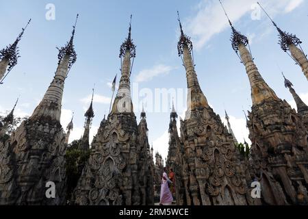 Bildnummer: 60723732 Datum: 16.11.2013 Copyright: imago/Xinhua foto scattata il 16 novembre 2013 mostra le pagode Kakku nella cittadina di Taunggyi, nel nord-est dello stato Shan del Myanmar. (Xinhua/U Aung) MYANMAR-TAUNGGYI-KAKKU PAGODAS PUBLICATIONxNOTxINxCHN Reisen Gebäude xdp x0x 2013 quer 60723732 Data 16 11 2013 Copyright Imago XINHUA foto scattata IL 16 novembre 2013 mostra le pagode nella Taunggyi Township Northeast Myanmar S Shan State XINHUA U Aung Myanmar Taunggyi Pagodas PUBLICATIONxNOTxINxCHN Travel Building XDP x0x 2013 orizzontale Foto Stock