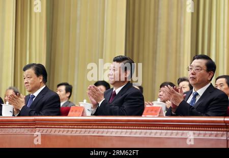 Bildnummer: 60771884 Datum: 29.11.2013 Copyright: imago/Xinhua (131129) -- PECHINO, 29 novembre 2013 (Xinhua) -- i leader cinesi Xi Jinping (C), Zhang Dejiang (R) e Liu Yunshan (L) partecipano alla cerimonia di apertura del settimo congresso della società di diritto cinese (CLS) presso la sala grande del di Pechino, capitale della Cina, 29 novembre 2013. (Xinhua/Ding Lin) (zc) CINA-PECHINO-CLS-VII CONGRESSO (CN) PUBLICATIONxNOTxINxCHN People xas x0x 2013 quer Foto Stock