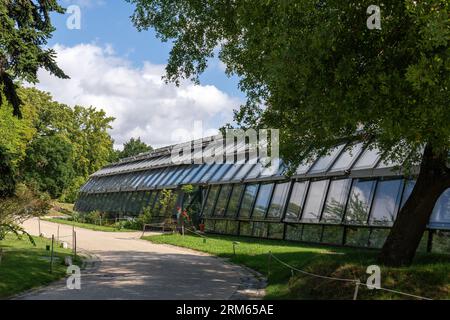 Serra moderna al Jardin des Serres d'Auteuil - Parigi, Francia Foto Stock