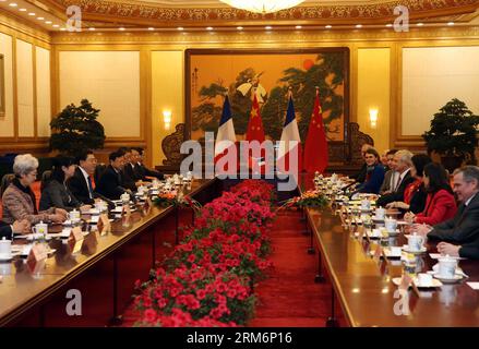(140123) -- PECHINO, 23 gennaio 2014 (Xinhua) -- Zhang Dejiang (3rd L), presidente del Comitato permanente del Congresso nazionale del popolo (NPC), incontra il presidente dell'Assemblea nazionale francese Claude Bartolone (4th R) a Pechino, capitale della Cina, 23 gennaio 2014. (Xinhua/Liu Weibing) (zkr) CHINA-BEIJING-ZHANG DEJIANG-BARTOLONE-MEETING(CN) PUBLICATIONxNOTxINxCHN Pechino 23 gennaio 2014 XINHUA Zhang Dejiang 3rd l Presidente del Congresso delle celebrità nazionali NPC Thing Committee incontra il Presidente dell'Assemblea nazionale francese Claude Bartolone 4th r A Pechino capitale della Cina 23 gennaio 2014 XINHU Foto Stock