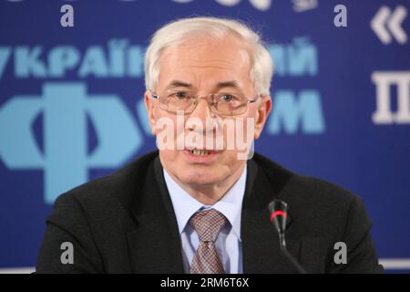 (140128) -- PECHINO, 28 gennaio 2014 (Xinhua) -- la foto del file scattata nel febbraio 2010 mostra Mykola Azarov in una riunione. Il 28 gennaio, il presidente ucraino Viktor Yanukovych ha accettato le dimissioni presentate dal primo ministro Mykola Azarov all'inizio della giornata, e il governo è successivamente sciolto, secondo l'ufficio presidenziale. (Xinhua/Song Zongli) (dzl) UCRAINA-PM-RASSEGNAZIONE-FILE PUBLICATIONxNOTxINxCHN Pechino gennaio 28 2014 XINHUA la foto del file scattata nel febbraio 2010 mostra Mykola in una riunione DEL 28 gennaio il presidente ucraino Viktor Yanukovych ha accettato le dimissioni offerte dal primo ministro Foto Stock