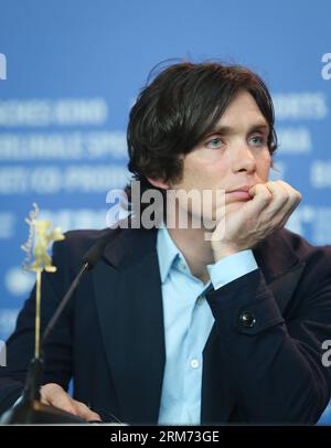 (140212) -- BERLINO, 12 febbraio 2014 (Xinhua) -- l'attore Cillian Murphy partecipa a una conferenza stampa per promuovere il film Aloft al 64° Festival internazionale del cinema di Berlino, in Germania, il 12 febbraio 2014. (Xinhua/Zhang fan)(hy) GERMANIA-BERLIN-FILM FESTIVAL-ALOFT PUBLICATIONxNOTxINxCHN Berlino 12 febbraio 2014 XINHUA l'attore Cillian Murphy partecipa a una conferenza stampa per promuovere il film AL 64° Berlinale International Film Festival di Berlino Germania IL 12 febbraio 2014 XINHUA Zhang Supporter Hy Germany Berlin Film Festival PUBLICATIONxNOTxINxCHN Foto Stock