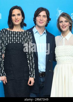 (140212) -- BERLINO, 12 febbraio 2014 (Xinhua) -- (L-R) Jennifer Connelly, Cillian Murphy e Melanie Laurent posano per le fotografie al Photo Call per il film Aloft al 64° Berlinale International Film Festival di Berlino, Germania, il 12 febbraio 2014. (Xinhua/Zhang fan)(hy) GERMANY-BERLIN-FILM FESTIVAL-ALOFT PUBLICATIONxNOTxINxCHN Berlin Feb 12 2014 XINHUA l r Jennifer Connelly Cillian Murphy e Melanie Laurent posano per le fotografie AL Photo Call for the Film AL 64° Berlinale International Film Festival di Berlino Germania IL 12 febbraio 2014 XINHUA Zhang supporter Hy Germany Berlin Film Foto Stock