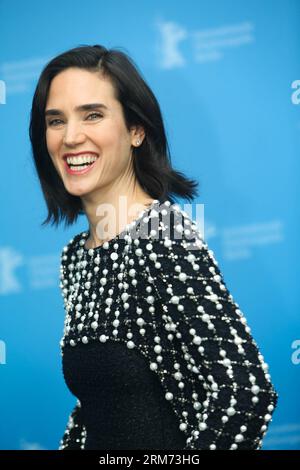 (140212) -- BERLINO, 12 febbraio 2014 (Xinhua) -- l'attrice Jennifer Connelly posa per le fotografie al bando fotografico per il film Aloft al 64° Berlinale International Film Festival di Berlino, in Germania, il 12 febbraio 2014. (Xinhua/Zhang fan)(hy) GERMANY-BERLIN-FILM FESTIVAL-ALOFT PUBLICATIONxNOTxINxCHN Berlin Feb 12 2014 l'attrice di XINHUA Jennifer Connelly posa per le fotografie AL Photo Call for the Film AL 64° Berlinale International Film Festival di Berlino Germania IL 12 febbraio 2014 XINHUA Zhang Supporter Hy Germany Berlin Film Festival PUBLICATIONxNOTxINCHN Foto Stock