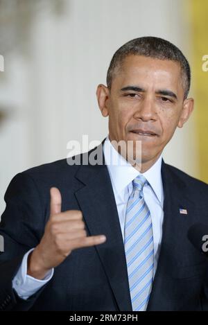 (140212) -- WASHINGTON, 12 febbraio 2014 (Xinhua) -- il presidente degli Stati Uniti Barack Obama parla nella stanza orientale della Casa Bianca a Washington D.C., negli Stati Uniti, 12 febbraio 2014. Il presidente degli Stati Uniti Barack Obama visiterà il Giappone, la Repubblica di Corea, la Malesia e le Filippine alla fine di aprile, ha detto la Casa Bianca mercoledì.(Xinhua/Yin Bogu) Stati Uniti-WASHINGTON-OBAMA-ASIA-VISIT PUBLICATIONxNOTxINxCHN Washington 12 febbraio 2014 XINHUA il presidente degli Stati Uniti Barack Obama parla nella stanza orientale della Casa Bianca a Washington D C gli Stati Uniti 12 febbraio 2014 il presidente degli Stati Uniti Barack Obama visiterà il Giappone la Repubblica Foto Stock