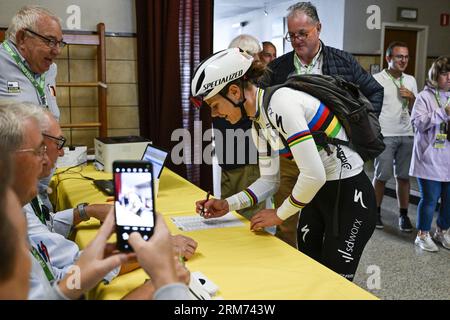 Merksem, Belgio. 27 agosto 2023. Belga lotte Kopecky di SD Worx nella foto davanti alla corsa d'élite femminile presso lo Schaal Sels Merksem criterium di Merksem, Anversa, domenica 27 agosto 2023. BELGA PHOTO GOYVAERTS Credit: Belga News Agency/Alamy Live News Foto Stock