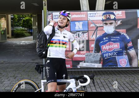 Merksem, Belgio. 27 agosto 2023. Belga lotte Kopecky di SD Worx nella foto davanti alla corsa d'élite femminile presso lo Schaal Sels Merksem criterium di Merksem, Anversa, domenica 27 agosto 2023. BELGA PHOTO GOYVAERTS Credit: Belga News Agency/Alamy Live News Foto Stock