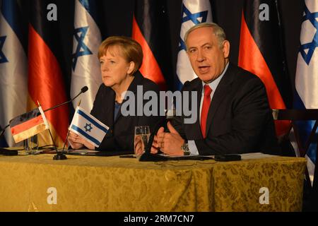 (140225) -- NETANYAHU, 25 febbraio 2014 (Xinhua) -- il primo ministro israeliano Benjamin Netanyahu (R) e la cancelliera tedesca in visita Angela Merkel partecipano a una conferenza stampa al King David Hotel di Gerusalemme, il 25 febbraio 2014. La Merkel è in visita 24 ore in Israele, guidando 16 ministri dal suo gabinetto. (Xinhua/li Rui) (djj) ISRAEL-NETANYAHU-GERMANY-MERKEL-MEETING PUBLICATIONxNOTxINxCHN Netanyahu Feb 25 2014 XINHUA i primi ministri israeliani Benjamin Netanyahu r e la cancelliera tedesca in visita Angela Merkel partecipano a una conferenza stampa al King David Hotel di Gerusalemme IL 25 2014 febbraio Merkel È SU un 24 Foto Stock