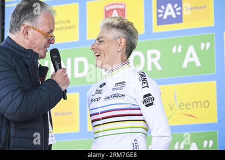 Merksem, Belgio. 27 agosto 2023. Annick Van Leuven nella foto davanti alla corsa d'élite femminile allo Schaal Sels Merksem criterium di Merksem, Anversa, domenica 27 agosto 2023. BELGA PHOTO GOYVAERTS Credit: Belga News Agency/Alamy Live News Foto Stock