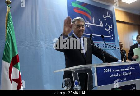 (140323) -- ALGERI, 23 marzo 2014 (Xinhua) -- l'ex primo ministro algerino Ali Benflis, candidato alle prossime elezioni presidenziali, partecipa a una campagna di raduno elettorale ad Ain timouchent, Algeria, 23 marzo 2014. Domenica è iniziata la campagna per le prossime elezioni presidenziali in Algeria, che si protrarrà fino al 13 aprile. (Xinhua/STR) ALGERIA - CAMPAGNA PRESIDENZIALE - HA DATO il via a PUBLICATIONxNOTxINxCHN Algeri 23 marzo 2014 XINHUA ex primo ministro algerino candidato Ali alle prossime ELEZIONI presidenziali partecipa alla campagna di raduno ELETTORALE ad Ain Algeria 23 marzo 2014 Foto Stock