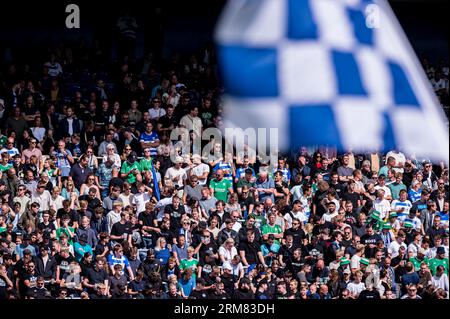 ZWOLLE - tifosi del PEC Zwolle durante la partita di campionato olandese tra PEC Zwolle e FC Utrecht allo stadio MAC3Park il 27 agosto 2023 a Zwolle, Paesi Bassi. ANP COR LASKER Foto Stock