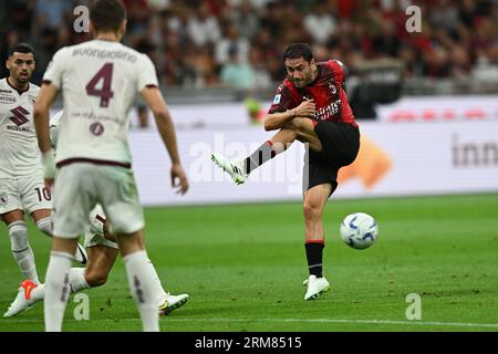 Davide Calabria (Milano) durante la partita italiana di serie A tra il Milano 4-1 Torino allo Stadio Giuseppe Meazza il 26 agosto 2023 a Milano. Credito: Maurizio Borsari/AFLO/Alamy Live News Foto Stock