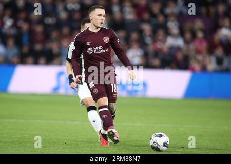 Edimburgo, Scozia, Regno Unito. 24 agosto 2023. Barrie McKay di Hearts in azione durante una partita tra Hearts e PAOK. Partita di playoff della Conference League tra Heart of Midlothian e PAOK FC. La partita finì 1-2. (Immagine di credito: © Giannis Papanikos/ZUMA Press Wire) SOLO USO EDITORIALE! Non per USO commerciale! Foto Stock