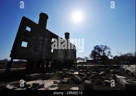 (140410) -- HARBIN, 10 aprile 2014 (Xinhua) -- la foto scattata il 10 aprile 2014 mostra le rovine di una delle strutture di guerra germinale del Giappone durante la seconda guerra mondiale nella città nordorientale cinese di Harbin, provincia di Heilongjiang. La Cina sta progettando di proteggere i principali resti storici dell'unità 731 dell'Esercito Imperiale Giapponese e lo prepara per l'iscrizione nella lista dei patrimoni dell'umanità dell'UNESCO. L'unità 731 era un'unità di ricerca sulla guerra biologica e chimica fondata ad Harbin nel 1935, che serviva come centro nevralgico della guerra biologica giapponese in Cina e nel sud-est asiatico durante la seconda guerra mondiale. (Xinhua/Wang Jianwei) (wf) CINA- Foto Stock