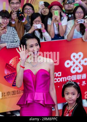 (140423) - PECHINO, 23 aprile 2014 (Xinhua) - Karen Mok posa al Red carpet durante la cerimonia di chiusura del 4° Festival internazionale del cinema di Pechino, capitale della Cina, 23 aprile 2014. (Xinhua/Zhang Yu) (zkr) CHINA-BEIJING-INTERNATIONAL FILM FESTIVAL-CLOSING CEREMONY(CN) PUBLICATIONxNOTxINxCHN Pechino 23 aprile 2014 XINHUA Karen Mok posa AL Red Carpet durante la cerimonia di CHIUSURA del 4° Beijing International Film Festival a Pechino capitale della Cina 23 aprile 2014 XINHUA Zhang Yu CCR China Beijing International Film Festival CLOSING Ceremony CN PUBLICATIONxNOTxINxCHN Foto Stock