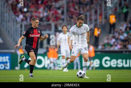 Moenchengladbach, Germania. 26 agosto 2023. Florian Neuhaus (BMG), Florian Wirtz (Leverkusen) Borussia Mönchengladbach - Bayer Leverkusen 26.08.2023 Foto Stock