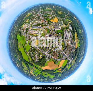 Vista aerea, vista sulla città Niedersprockhövel, cantiere nuovo circolo stradale con Glückauf-Allee, nuovo complesso immobiliare am Winkel, globo, fisheye shot, Foto Stock