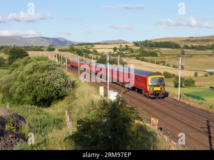 Royal Mail classe 325 il trasporto merci di più unità sulla costa ovest mainline in Cumbria con Shieldmuir a Warrington lavorando Foto Stock