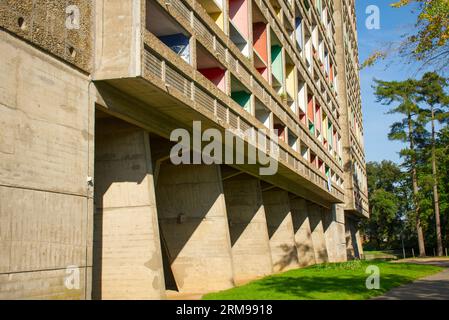 La maison Radieuse è un condominio situato a Rezé, un sobborgo di Nantes-Francia, progettato dall'architetto le Corbusier e costruito nel 1953. Ha B. Foto Stock