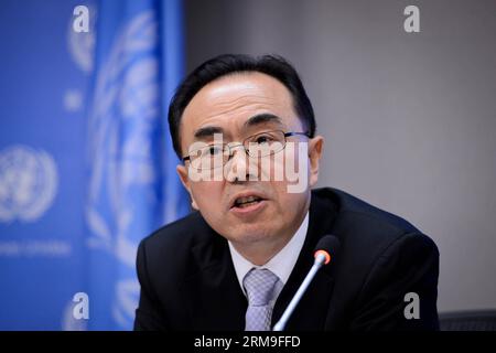 (140521) -- NEW YORK, 21 maggio 2014 (Xinhua) -- Hong Pingfan, capo della Global Economic Monitoring Unit for the UN Department of Economic and Social Affairs (DESA), parla durante una conferenza stampa presso la sede delle Nazioni Unite a New York, il 21 maggio 2014. Si prevede che l’economia globale si rafforzerà nei prossimi due anni, nonostante un degrado delle prospettive di crescita per alcune economie in via di sviluppo e in transizione, un rapporto delle Nazioni Unite ha affermato mercoledì, aggiungendo che la crescita per le economie emergenti è leggermente riveduta in basso. (Xinhua/Niu Xiaolei) un-NEW YORK-WORLD ECONOMY-REPORT PUBLICATIONxNOTxINxCHN Foto Stock