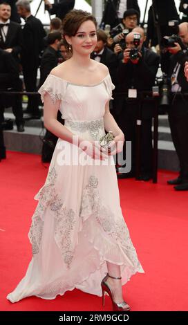 (140522) -- CANNES, 22 maggio 2014 (Xinhua) -- l'attrice irlandese Aisling Franciosi arriva per la proiezione arriva per la proiezione di Jimmy S Hall durante il 67° Festival di Cannes, in Francia, 22 maggio 2014. Il film è presentato al Concorso ufficiale del festival che si svolge dal 14 al 25 maggio. (Xinhua/Ye Pingfan) FRANCE-CANNES-FILM FESTIVAL-JIMMYS HALL-SCREENING PUBLICATIONxNOTxINxCHN Cannes 22 maggio 2014 XINHUA l'attrice irlandese Aisling arriva per la proiezione arriva per la proiezione di Jimmy'S Hall durante il 67° Festival di Cannes in Francia 22 maggio 2014 The Mo Foto Stock